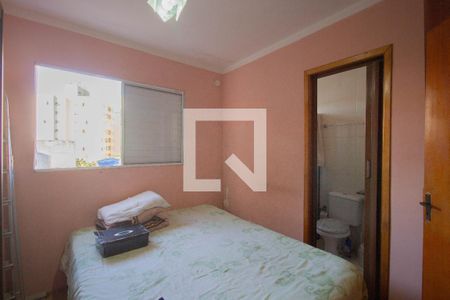 Suíte 1 de casa de condomínio à venda com 2 quartos, 53m² em Vila Carmosina, São Paulo
