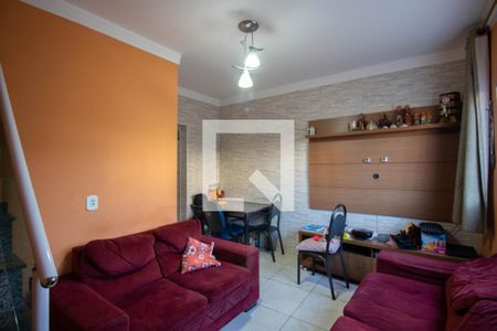 Sala de casa de condomínio para alugar com 2 quartos, 53m² em Vila Carmosina, São Paulo