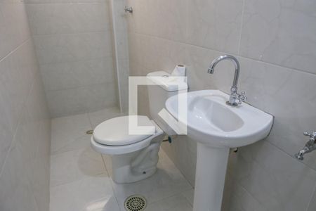 Banheiro de kitnet/studio para alugar com 1 quarto, 29m² em Água Branca, São Paulo