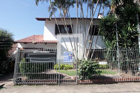 Casa para alugar com 224m², 3 quartos e 3 vagasFachada