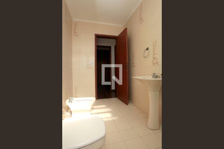 Casa para alugar com 224m², 3 quartos e 3 vagasBanheiro 2