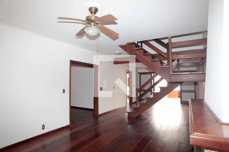 Sala 1 de casa para alugar com 3 quartos, 224m² em Santana, Porto Alegre