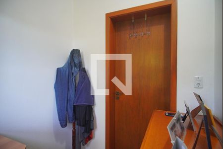 Casa à venda com 266m², 3 quartos e 3 vagas Casa à venda com 266m², 3 quartos e 3 vagasCloset da suíte