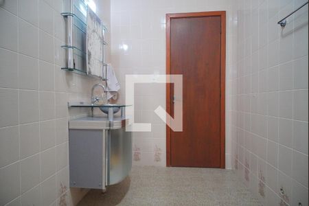 Casa à venda com 266m², 3 quartos e 3 vagas Casa à venda com 266m², 3 quartos e 3 vagasBanheiro 1