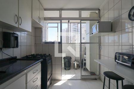 Cozinha de apartamento para alugar com 2 quartos, 58m² em Vila Sofia, São Paulo