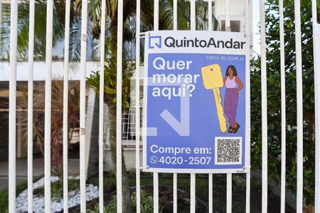 Casa à venda com 234m², 4 quartos e 2 vagas Casa à venda com 234m², 4 quartos e 2 vagasPlaquinha instalada na fachada
