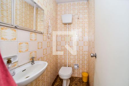 Casa à venda com 234m², 4 quartos e 2 vagas Casa à venda com 234m², 4 quartos e 2 vagasBanheiro de serviço