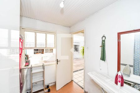 Casa à venda com 234m², 4 quartos e 2 vagas Casa à venda com 234m², 4 quartos e 2 vagasQuarto de Serviço