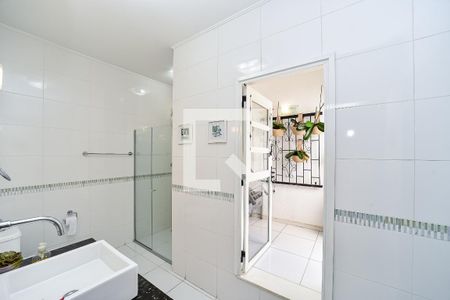 Casa à venda com 234m², 4 quartos e 2 vagas Casa à venda com 234m², 4 quartos e 2 vagasBanheiro 1
