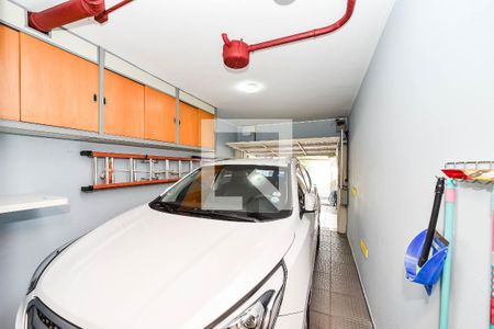 Casa à venda com 234m², 4 quartos e 2 vagas Casa à venda com 234m², 4 quartos e 2 vagasGaragem
