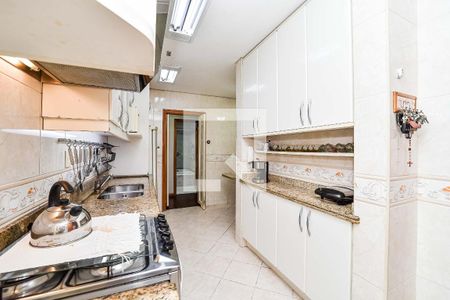Casa à venda com 234m², 4 quartos e 2 vagas Casa à venda com 234m², 4 quartos e 2 vagasCozinha
