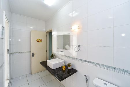Casa à venda com 234m², 4 quartos e 2 vagas Casa à venda com 234m², 4 quartos e 2 vagasBanheiro 1