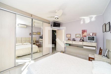 Casa à venda com 234m², 4 quartos e 2 vagas Casa à venda com 234m², 4 quartos e 2 vagasQuarto 1
