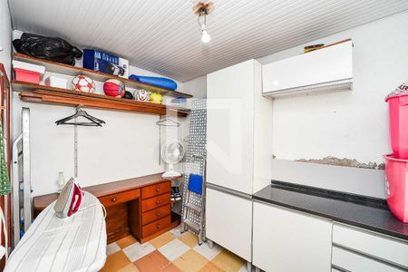 Casa à venda com 234m², 4 quartos e 2 vagas Casa à venda com 234m², 4 quartos e 2 vagasQuarto de Serviço