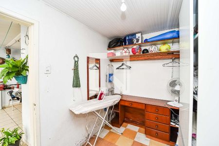 Casa à venda com 234m², 4 quartos e 2 vagas Casa à venda com 234m², 4 quartos e 2 vagasQuarto de Serviço