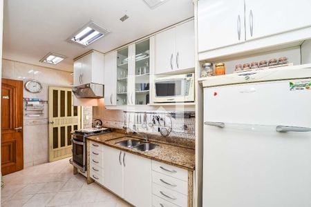 Casa à venda com 234m², 4 quartos e 2 vagas Casa à venda com 234m², 4 quartos e 2 vagasCozinha