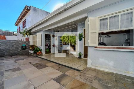 Casa à venda com 234m², 4 quartos e 2 vagas Casa à venda com 234m², 4 quartos e 2 vagasQuintal