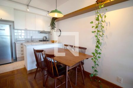 Sala de apartamento à venda com 2 quartos, 60m² em Vila Madalena, São Paulo