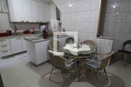 Casa à venda com 150m², 3 quartos e 2 vagasCozinha