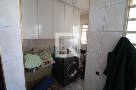 Casa à venda com 150m², 3 quartos e 2 vagasÁrea de Serviço