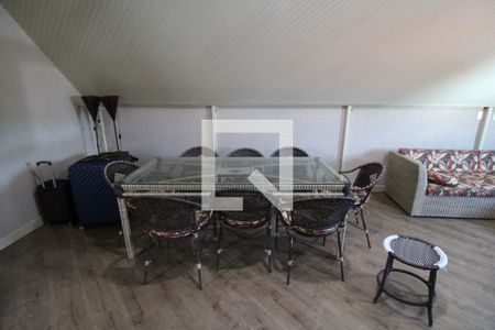 Casa à venda com 150m², 3 quartos e 2 vagasSótão