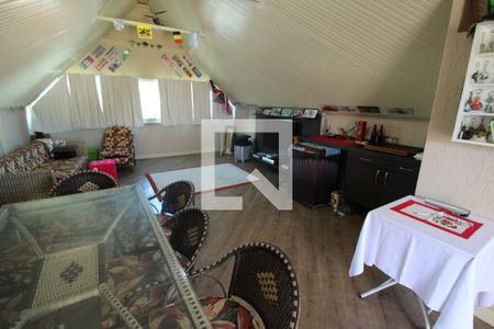 Casa à venda com 150m², 3 quartos e 2 vagasSótão