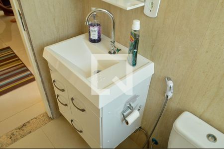 Apartamento à venda com 65m², 2 quartos e 1 vaga Apartamento à venda com 65m², 2 quartos e 1 vagaBanheiro
