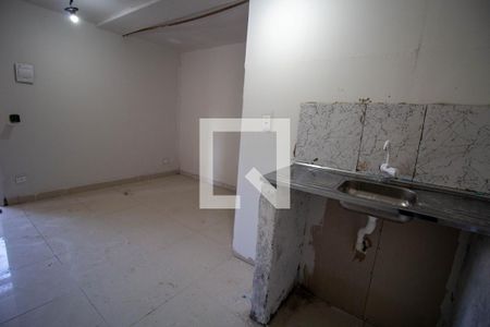 Cozinha de kitnet/studio para alugar com 1 quarto, 25m² em Bom Retiro, São Paulo