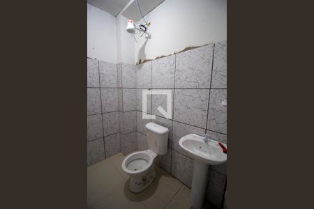 Banheiro de kitnet/studio para alugar com 1 quarto, 25m² em Bom Retiro, São Paulo