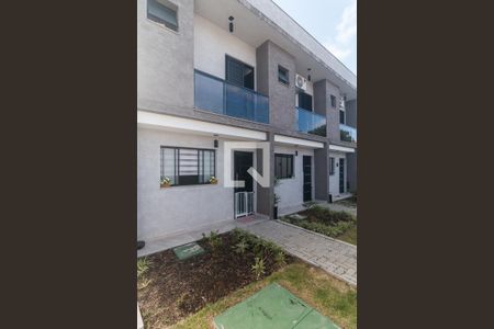 Casa de condomínio para alugar com 78m², 2 quartos e 1 vagaFachada