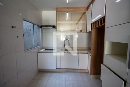 Casa para alugar com 69m², 3 quartos e 2 vagas Casa para alugar com 69m², 3 quartos e 2 vagasCozinha