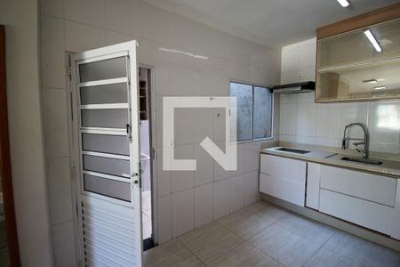 Casa para alugar com 69m², 3 quartos e 2 vagas Casa para alugar com 69m², 3 quartos e 2 vagasCozinha