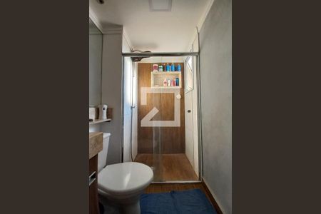 Banheiro de apartamento à venda com 2 quartos, 50m² em Jardim do Lago Continuação, Campinas