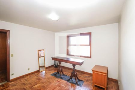 Suíte de casa à venda com 4 quartos, 283m² em Vila Inah, São Paulo