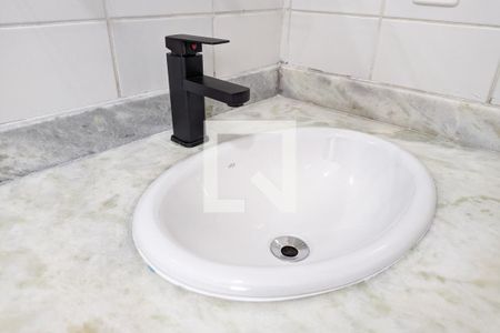 Apartamento à venda com 80m², 3 quartos e 1 vaga Apartamento à venda com 80m², 3 quartos e 1 vagaBanheiro da suíte