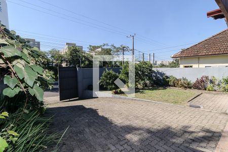Casa à venda com 250m², 4 quartos e 4 vagas Casa à venda com 250m², 4 quartos e 4 vagasQuintal