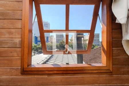 Casa à venda com 250m², 4 quartos e 4 vagas Casa à venda com 250m², 4 quartos e 4 vagasCloset da suíte 2