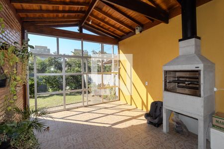 Casa à venda com 250m², 4 quartos e 4 vagas Casa à venda com 250m², 4 quartos e 4 vagasEspaço Gourmet