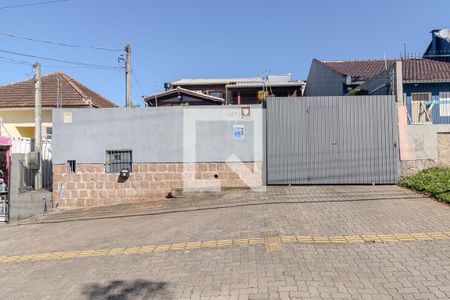 Casa à venda com 250m², 4 quartos e 4 vagas Casa à venda com 250m², 4 quartos e 4 vagasFachada
