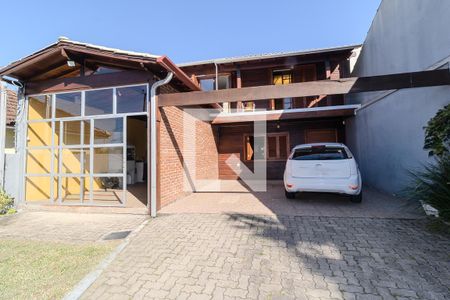 Casa à venda com 250m², 4 quartos e 4 vagas Casa à venda com 250m², 4 quartos e 4 vagasQuintal