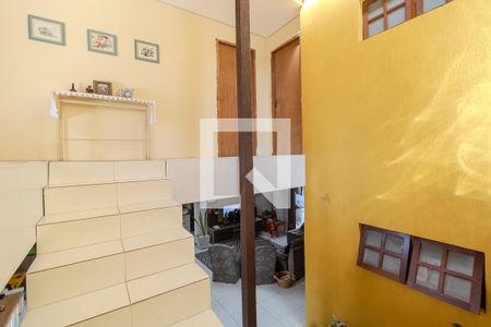 Casa à venda com 250m², 4 quartos e 4 vagas Casa à venda com 250m², 4 quartos e 4 vagasHall social