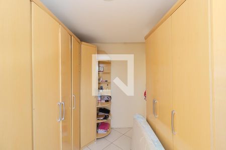 Casa à venda com 250m², 4 quartos e 4 vagas Casa à venda com 250m², 4 quartos e 4 vagasCloset da suíte 2