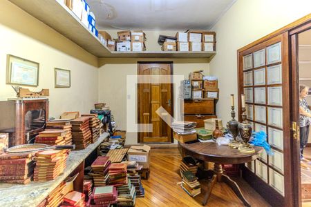 Casa à venda com 533m², 4 quartos e 4 vagasEscritório