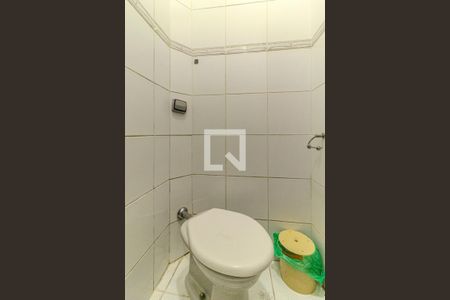 Casa à venda com 533m², 4 quartos e 4 vagasLavabo 1