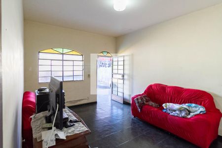 Sala de casa à venda com 3 quartos, 360m² em Copacabana, Belo Horizonte