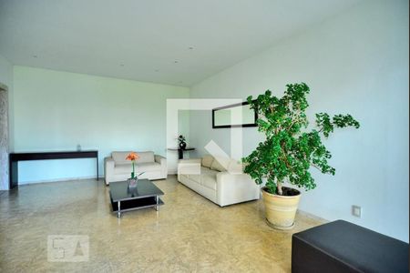 Apartamento para alugar com 130m², 3 quartos e 2 vagas Apartamento para alugar com 130m², 3 quartos e 2 vagasHall