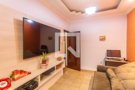 Sala 2 de casa para alugar com 3 quartos, 240m² em Floresta, Belo Horizonte