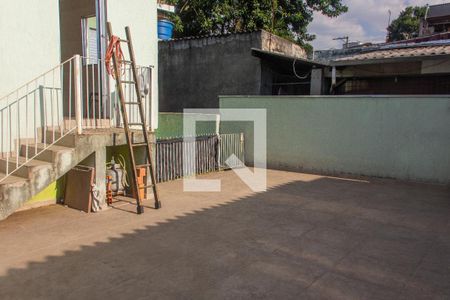 Casa à venda com 360m², 2 quartos e 1 vaga Casa à venda com 360m², 2 quartos e 1 vagaQuintal
