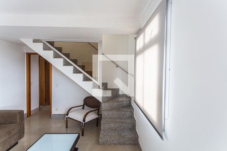 Apartamento à venda com 165m², 3 quartos e 2 vagasEscada de Acesso a Cobertura