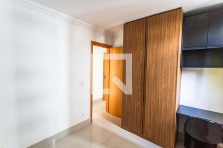Apartamento à venda com 165m², 3 quartos e 2 vagasQuarto 2